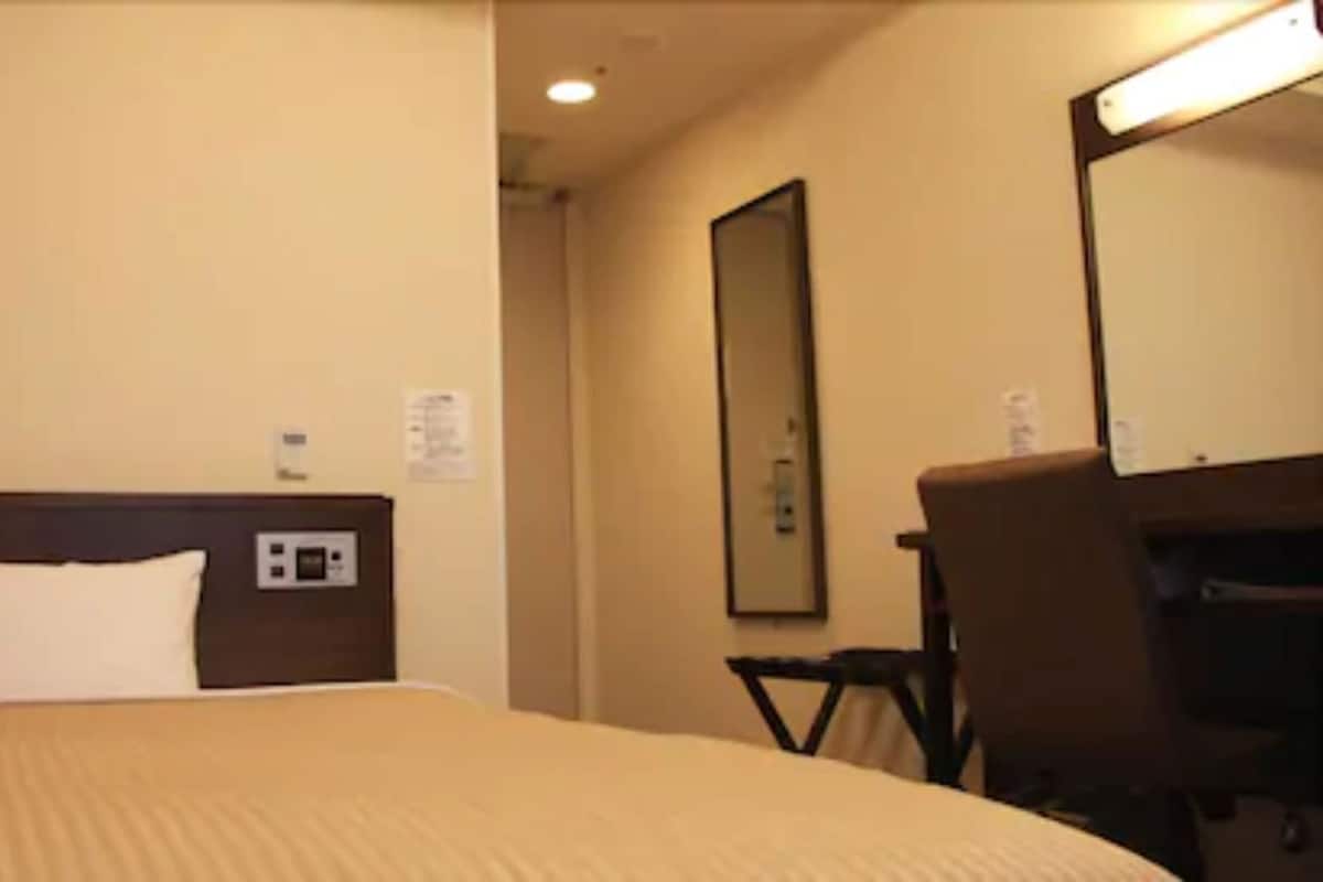 In-room safe, desk, iron/ironing board, free WiFi