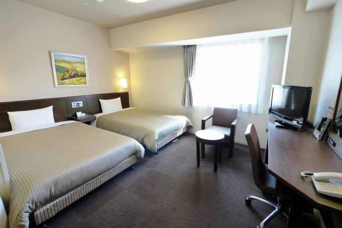 In-room safe, desk, iron/ironing board, free WiFi