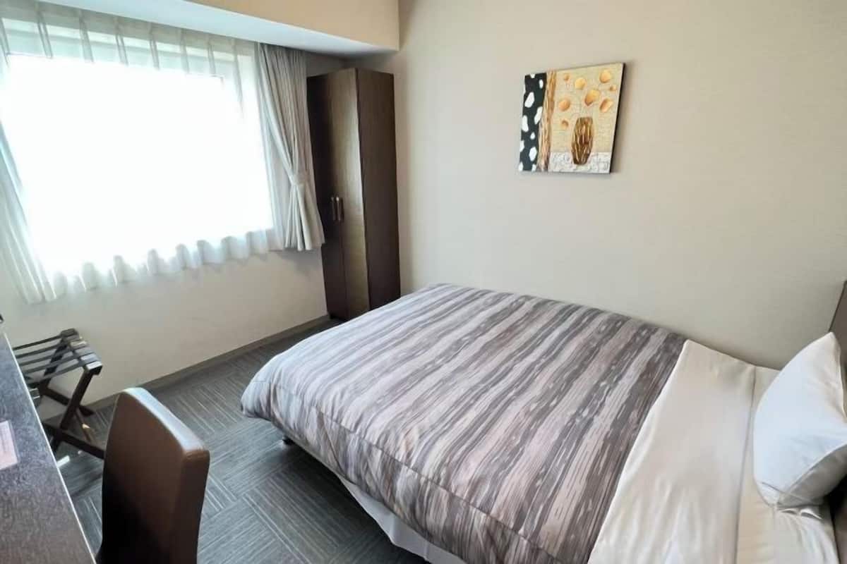 In-room safe, desk, iron/ironing board, free WiFi