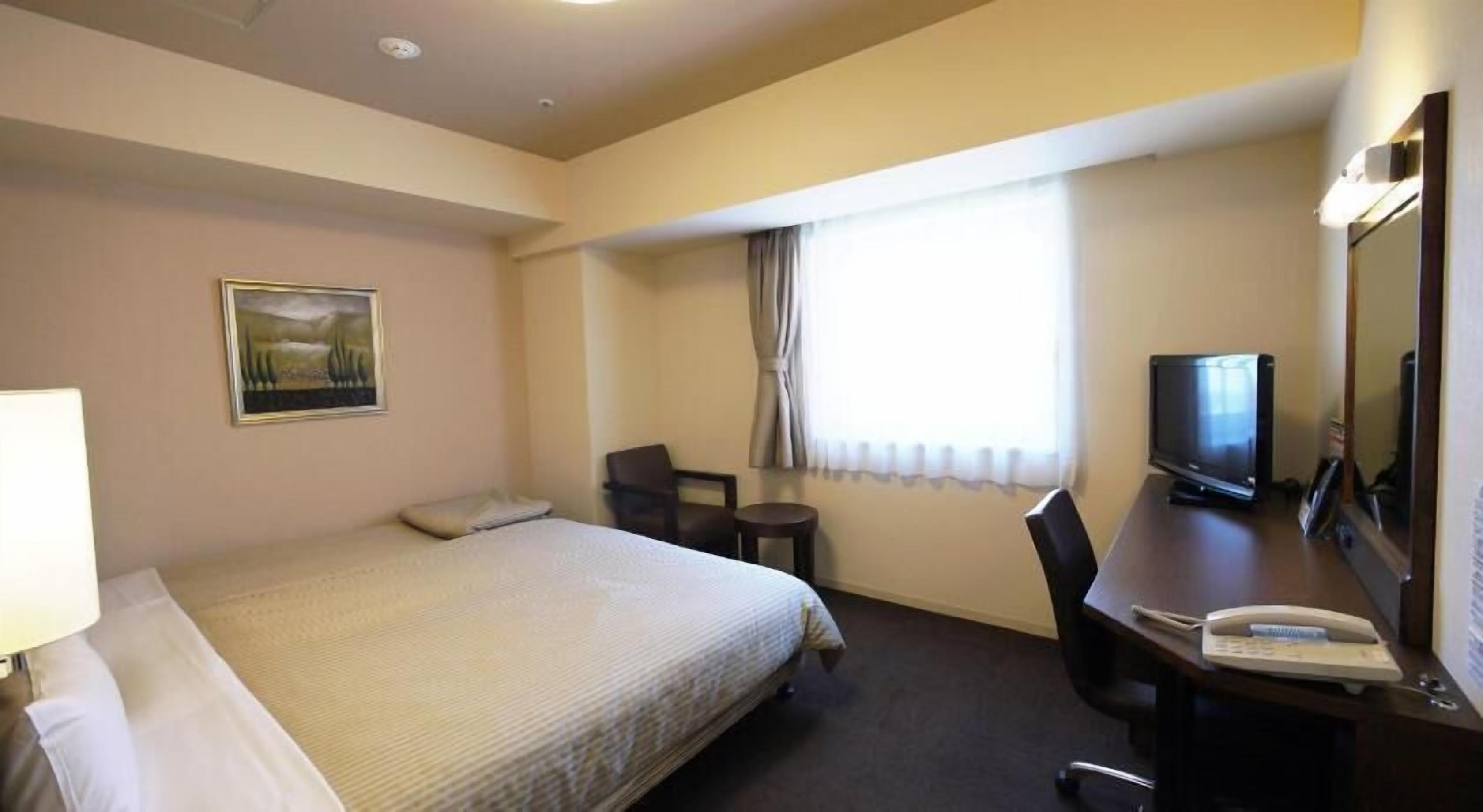In-room safe, desk, iron/ironing board, free WiFi
