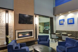 Lobby sitting area - Hampton Inn & Suites- Denver/Airport-Gateway Park (Denver)