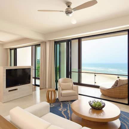 Executive Suite (Regency) | Beach/ocean view