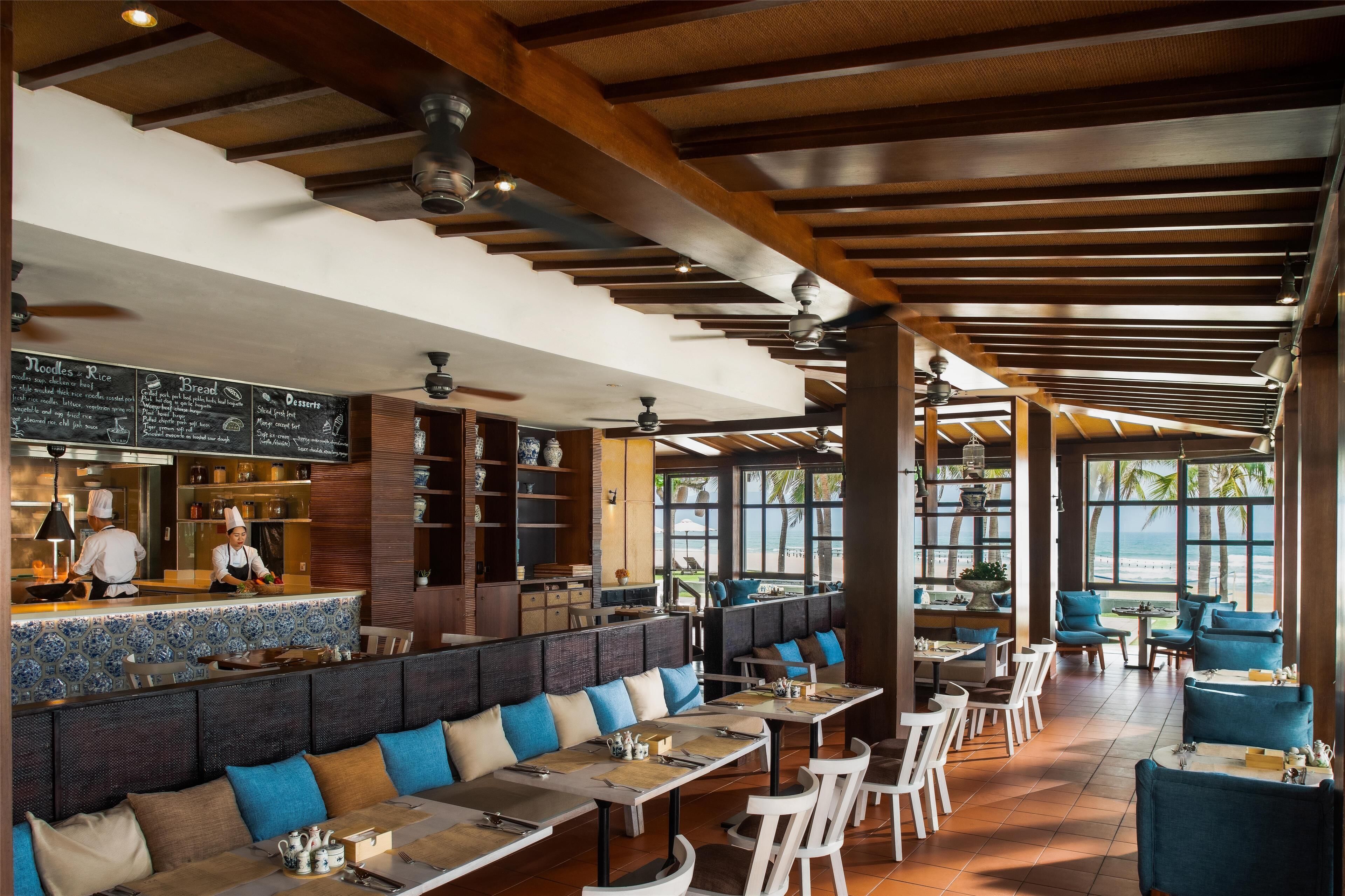 3 restaurants, breakfast, lunch, dinner served; italian cuisine