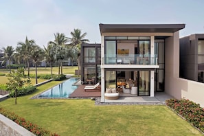 Beach/ocean view - Hyatt Regency Danang Resort and Spa (Da Nang)