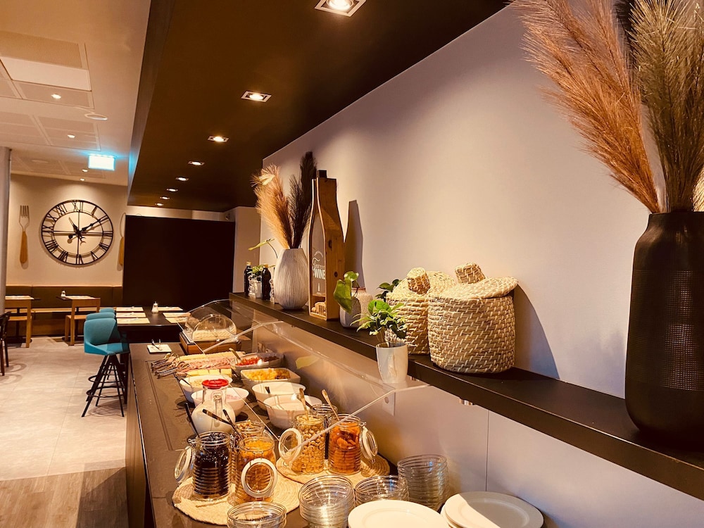 ibis Lugano Paradiso by null