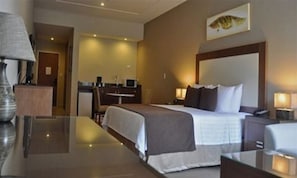 King Room - Disability Acces | Premium bedding, pillowtop beds, in-room safe, desk