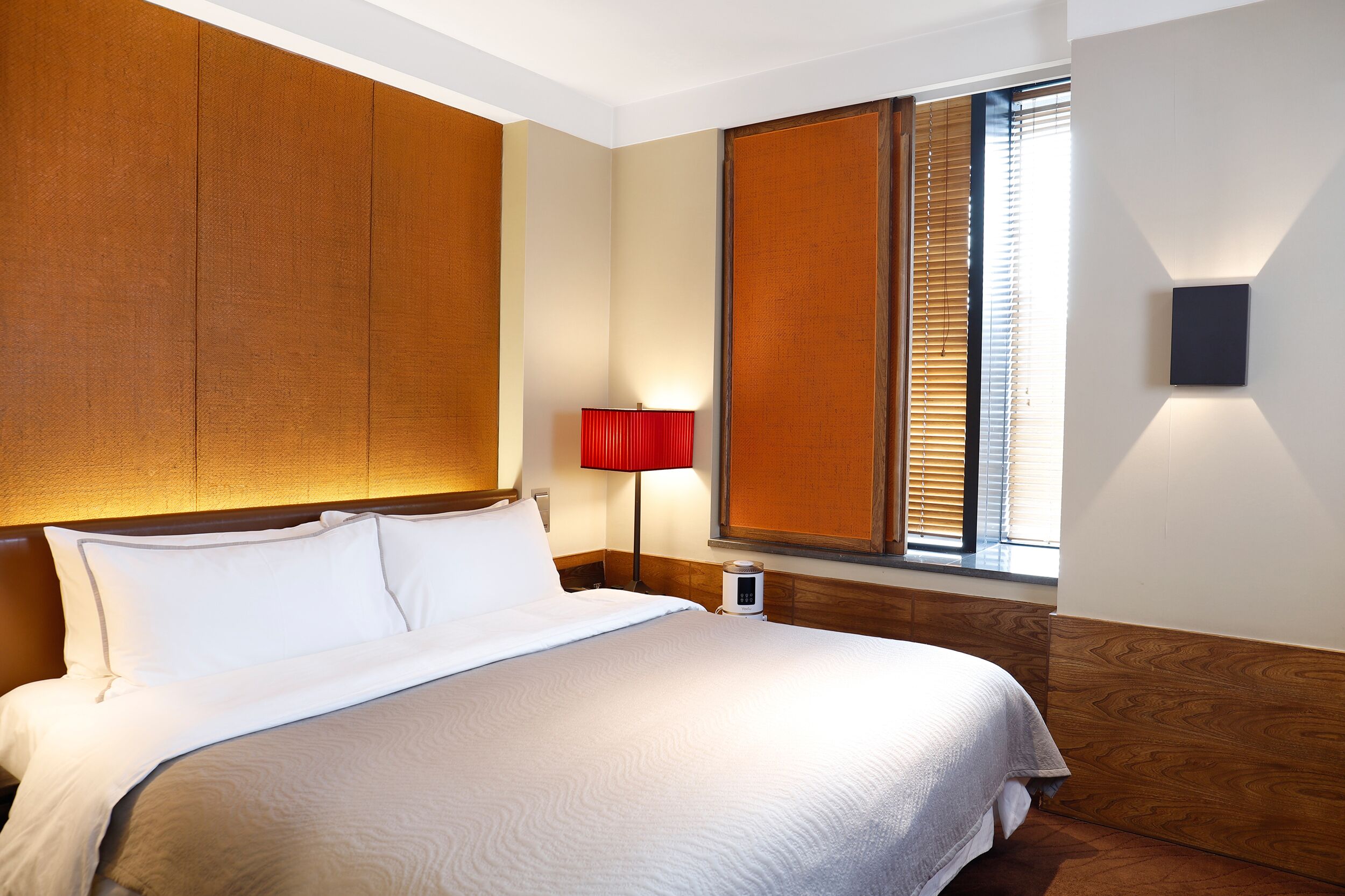 Premium bedding, minibar, in-room safe, iron/ironing board