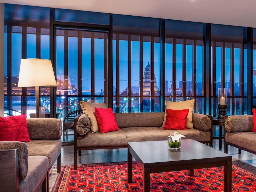 Pagoda Room, Club Lounge Access, 1 King Bed | Lounge | Lobby lounge