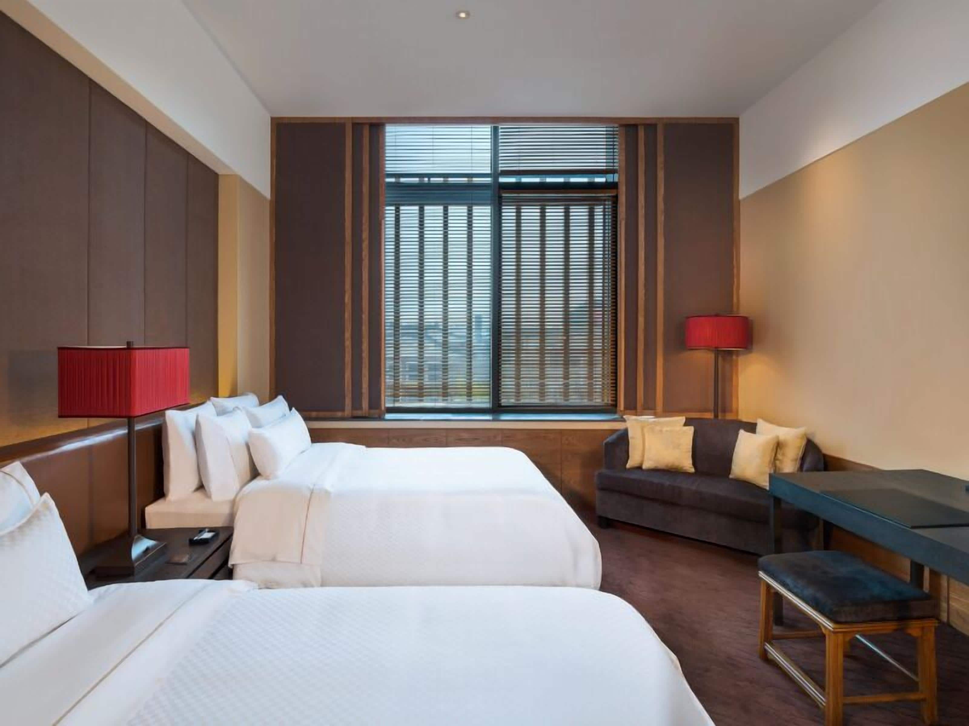 Premium bedding, minibar, in-room safe, iron/ironing board