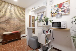 منصة إجراءات تسجيل الوصول/المغادرة