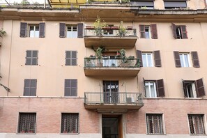 Front of property - Maison Colosseo (Rome)