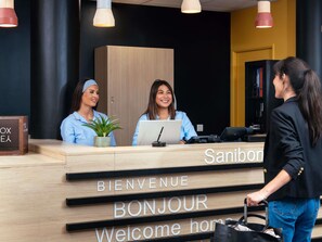 Exterior - Aparthotel Adagio Access Paris Asnières (Asnieres-sur-Seine)