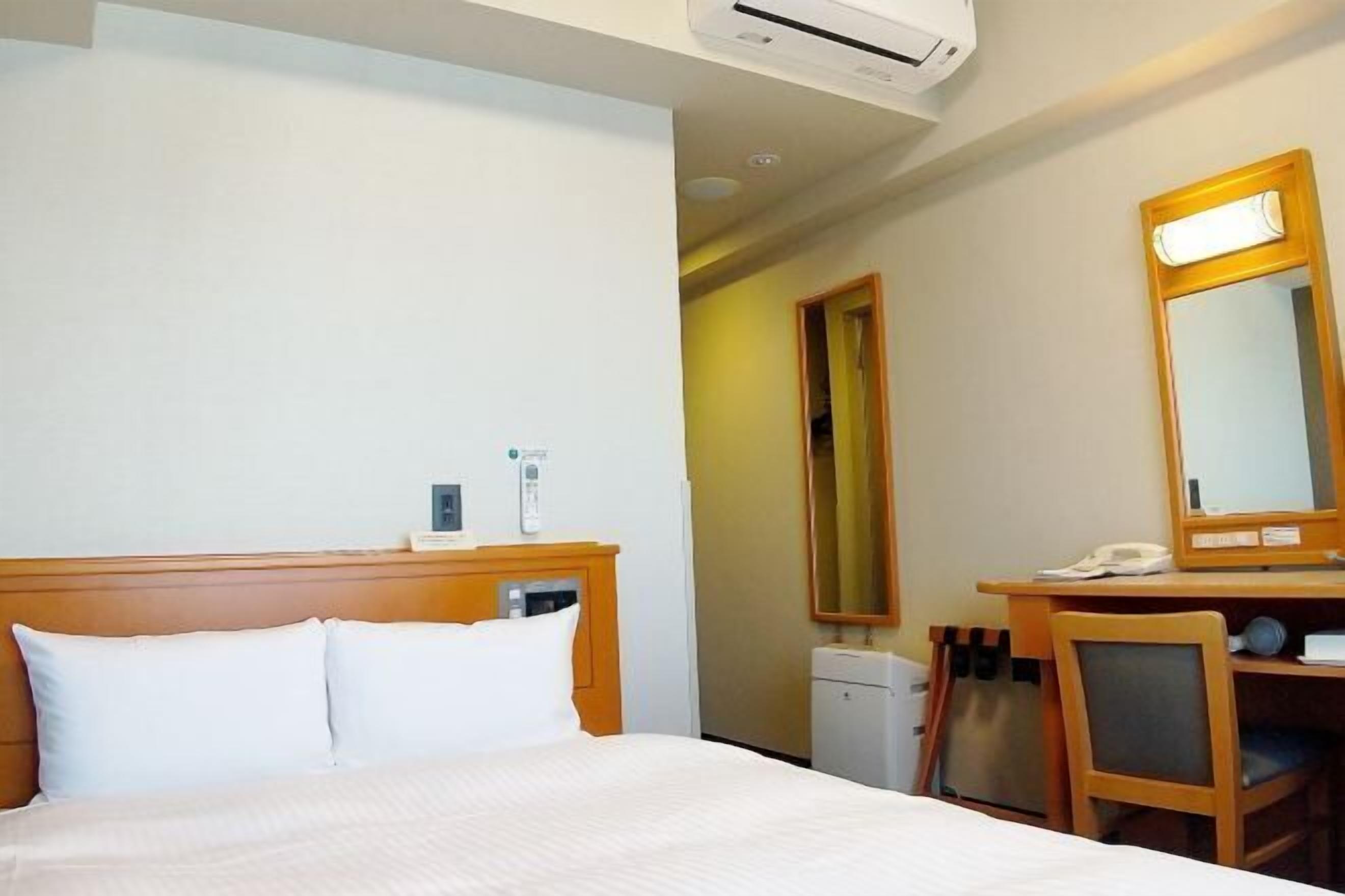 โต๊ะทำงาน, Wi-Fi ฟรี, ผ้าปูที่นอน