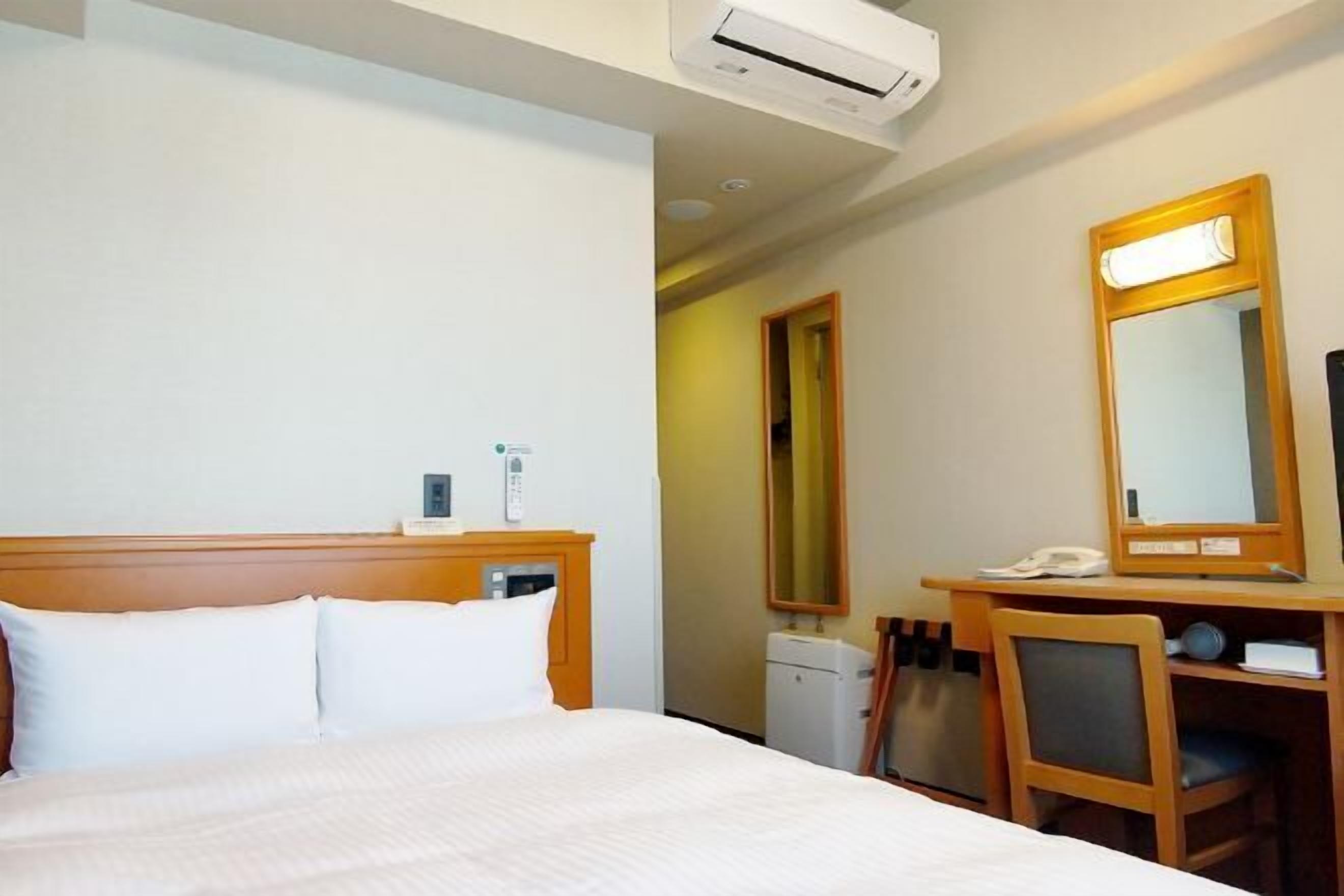 โต๊ะทำงาน, Wi-Fi ฟรี, ผ้าปูที่นอน