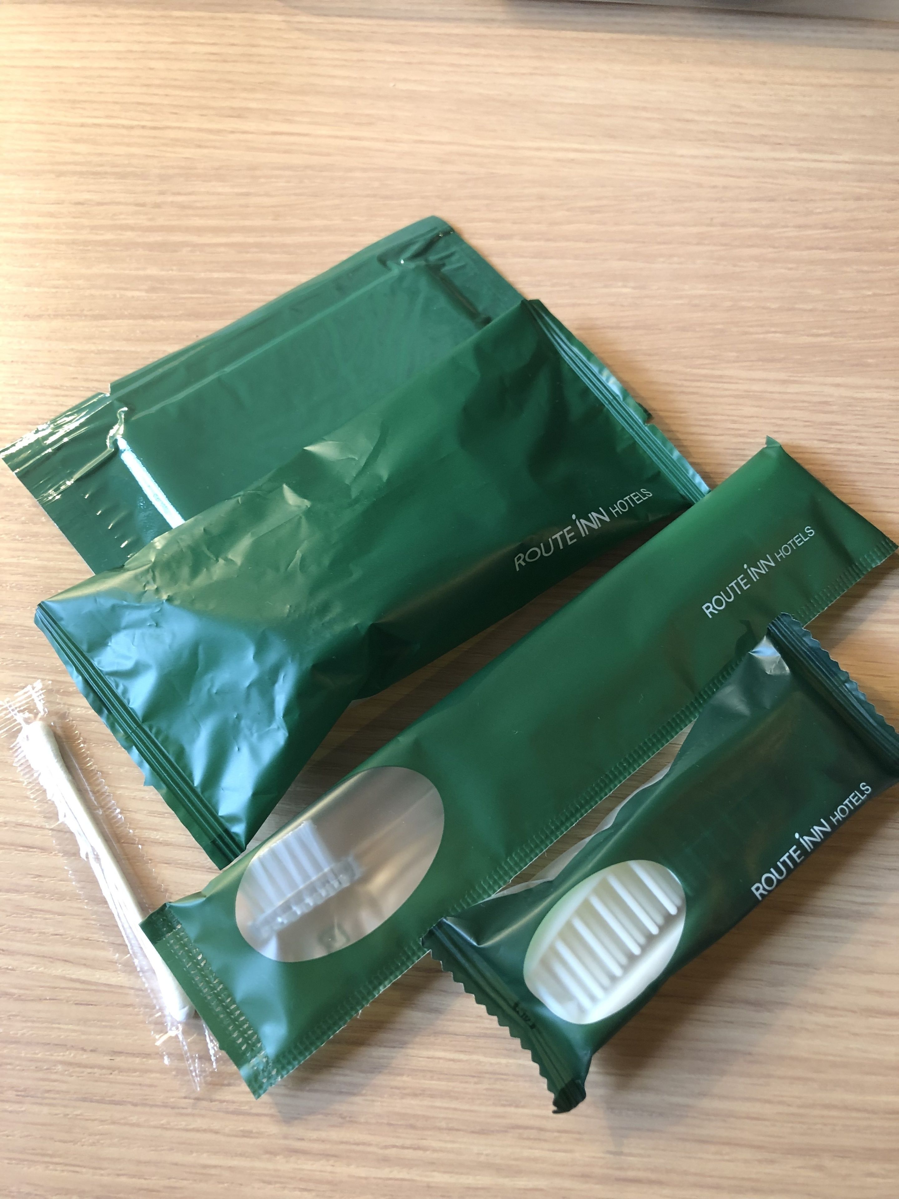 combined shower/bathtub, free toiletries, hair dryer, slippers