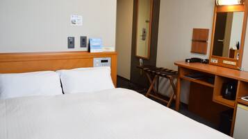 Comfort Semidouble Room, 1 Large Twin Bed, Non Smoking | Desk, blackout drapes, iron/ironing board, free WiFi