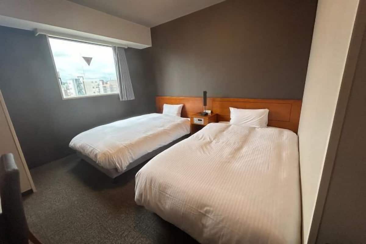 Desk, blackout drapes, iron/ironing board, free WiFi