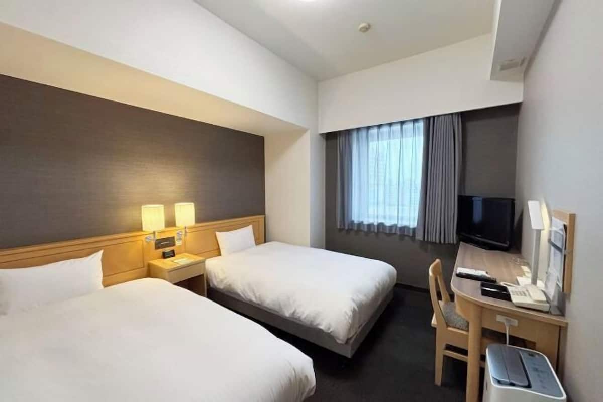 Premium bedding, Select Comfort beds, blackout curtains