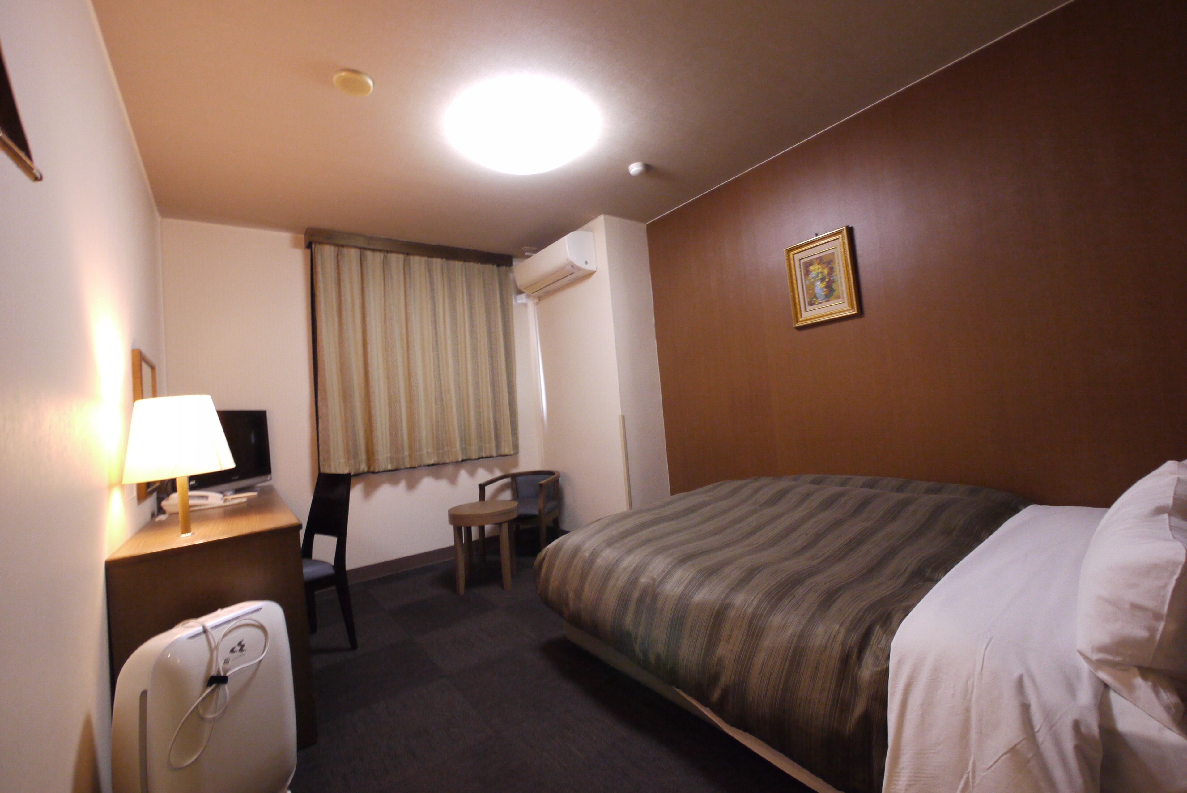 Desk, bed sheets