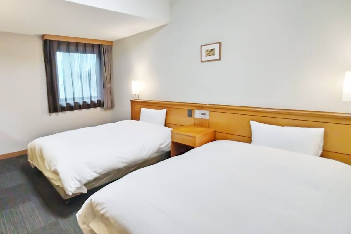 desk, blackout curtains, free wifi, bed sheets