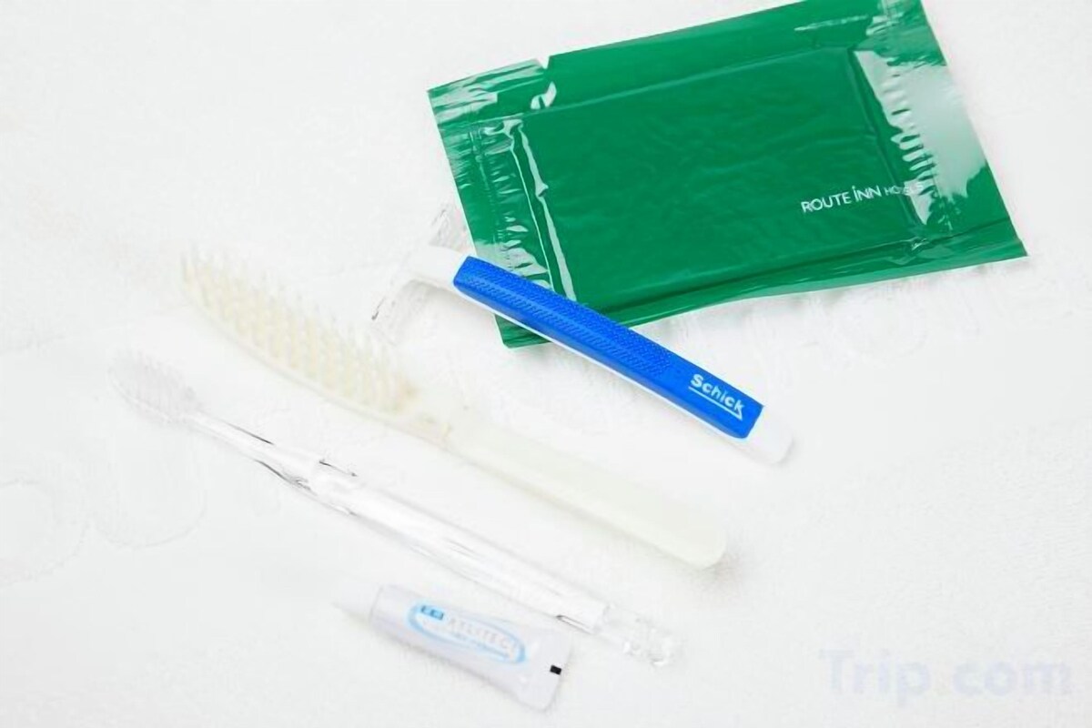 Bathroom amenities | Shower, free toiletries, hair dryer, slippers
