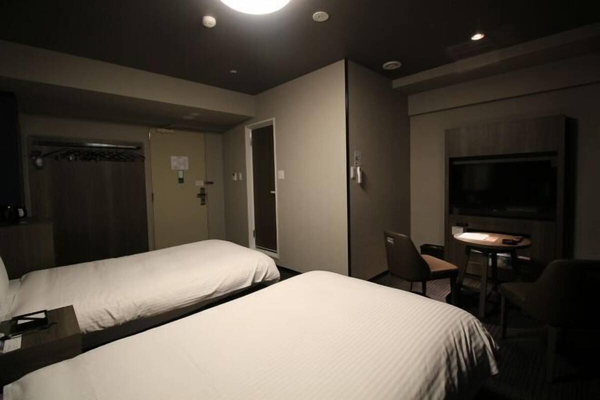 Desk, free WiFi, bed sheets