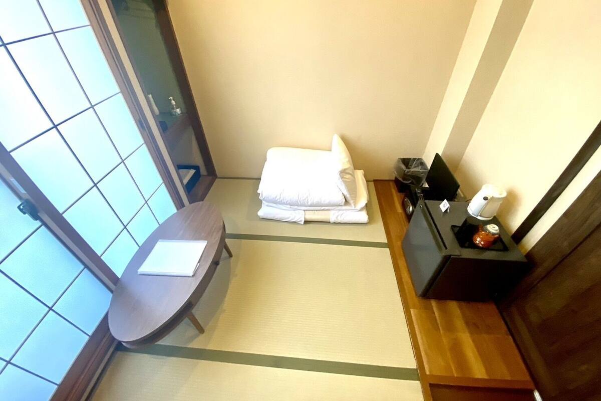 Standard Single Room, Japanese Futon, Non Smoking | Free WiFi, bed sheets
