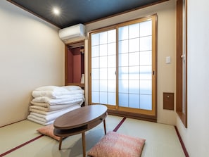 Japanese Room up to 2 guests (Non-Smoking)