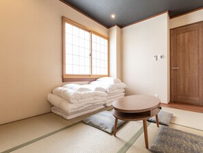 Quarto, para não fumantes (Japanese, up to 4 guests) | Wi-Fi de cortesia, roupa de cama