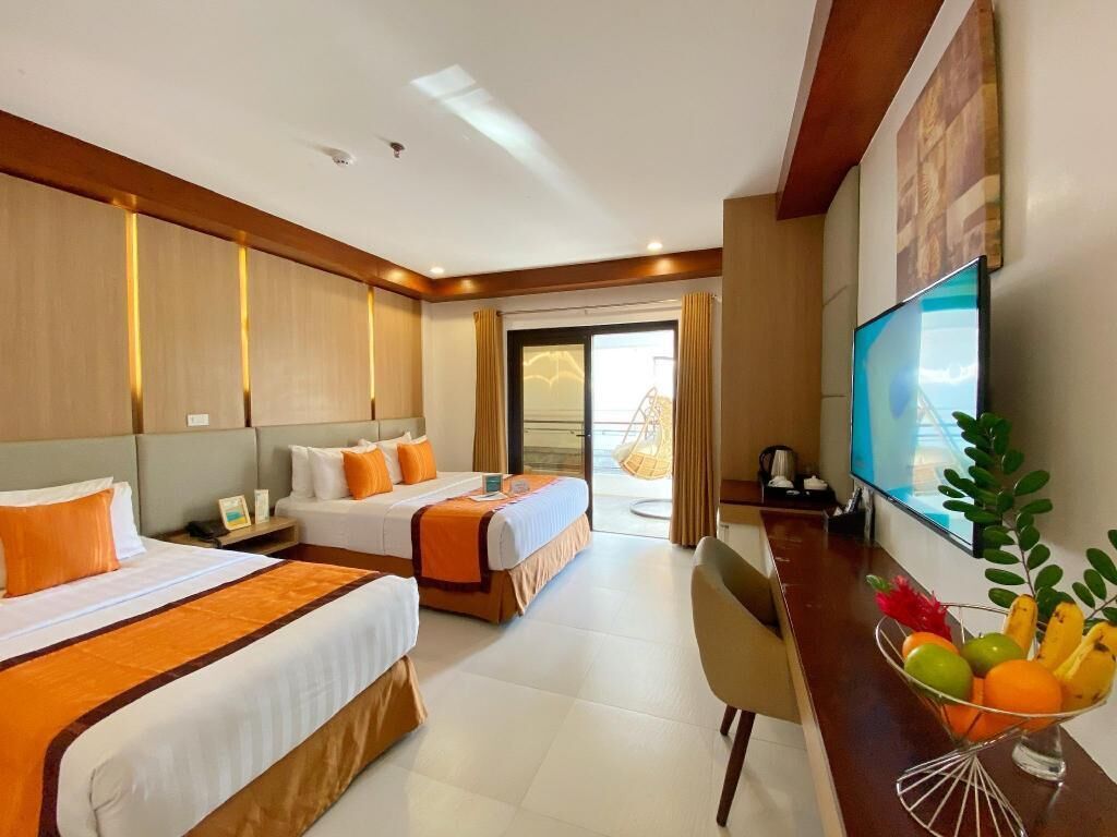 Minibar, safe på rommet, skrivebord og skrivebord for bærbar PC