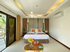 Deluxe Room, 1 King Bed