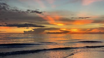 ํด๋ณ์ ์์น, ๋ฐฑ์ฌ์ฅ, ๋น์น ํ์