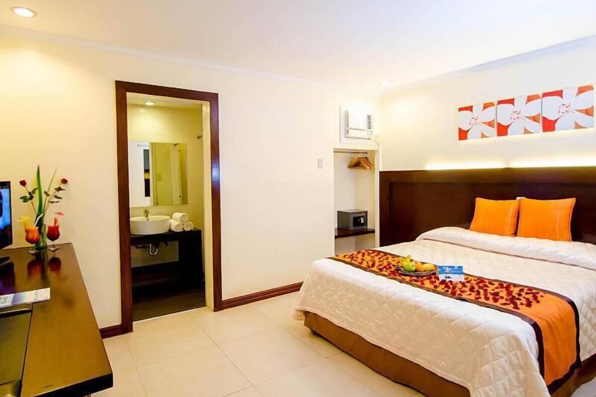 Minibar, caja fuerte, escritorio y espacio para trabajar con un portátil