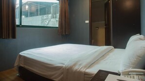 Unclassified image, 4 of 21, button - Simply Life Hotel (Taipei)