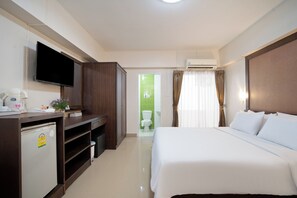 슈피리어 더블룸 | 객실 내 금고, 암막 커튼, 무료 WiFi, 침대 시트