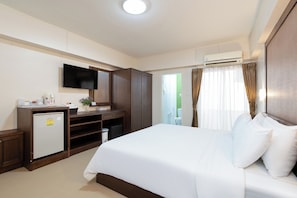 Superior Double Room | In-room safe, blackout drapes, free WiFi, bed sheets