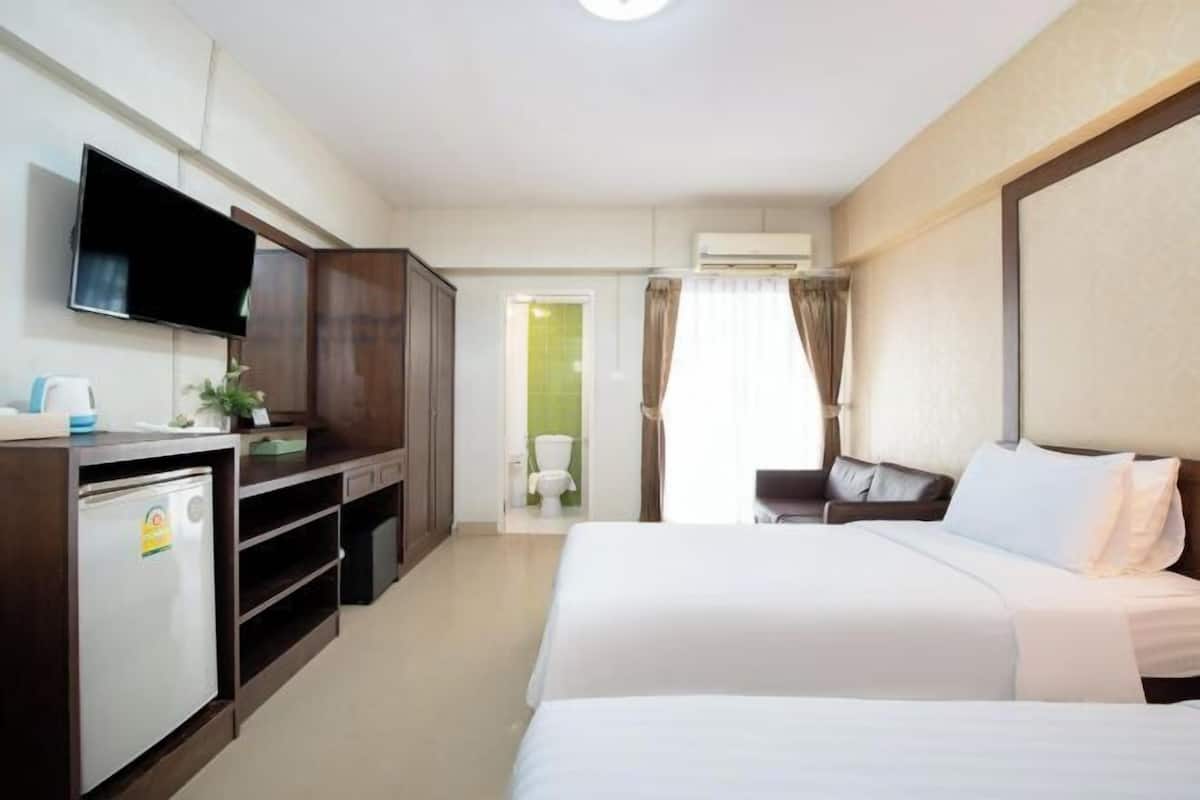 In-room safe, blackout drapes, free WiFi, bed sheets