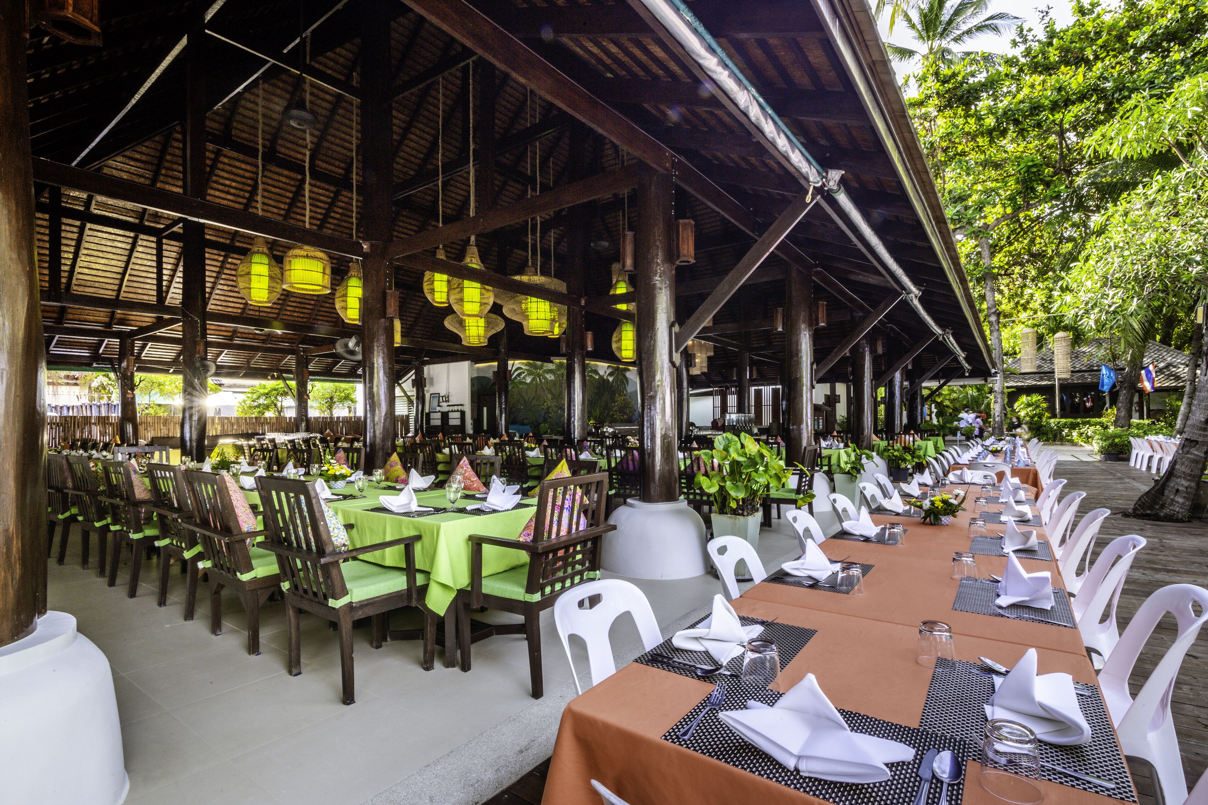 breakfast, lunch, dinner served; international cuisine, beach views