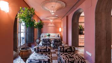 Sala de estar en el lobby