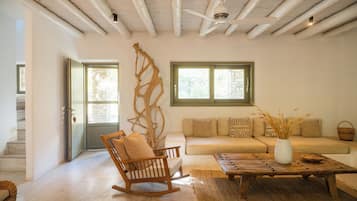 Familievilla, 2 soverom | Oppholdsområde | DVD-spiller