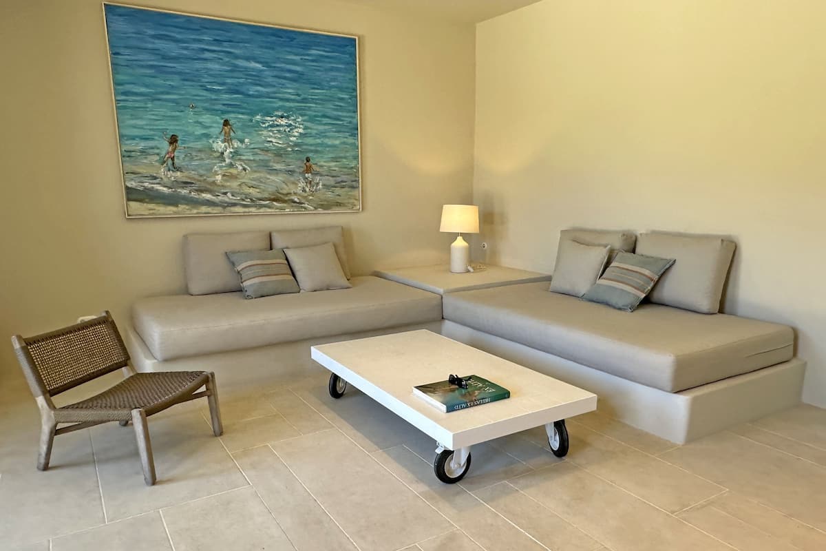 Sunrise Hillside House with private pool and Sea view | 1 makuuhuone, ylelliset vuodevaatteet, minibaari