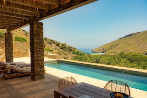 Sunrise Hillside House with private pool and Sea view | Terraza o patio
