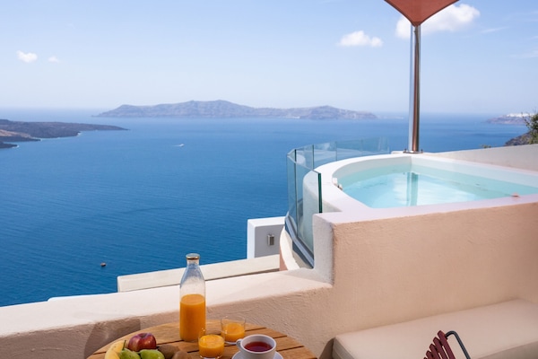 Duplex Suite with outdoor hottub Caldera View | Terrace/patio
