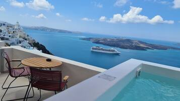 Deluxe Suite with spa bath and outdoor Hottub Caldera View | Terrasse/Patio