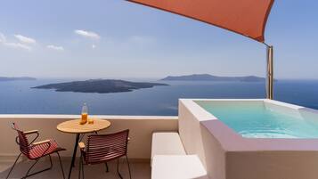 Deluxe Suite with spa bath and outdoor Hottub Caldera View | Balcony view