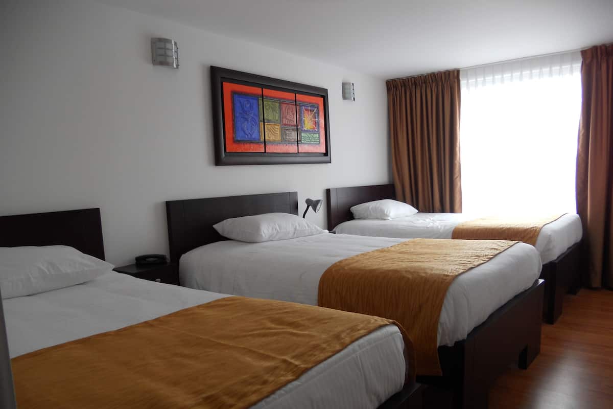 Chambre Triple | Coffres-forts dans les chambres, bureau, fer et planche à repasser