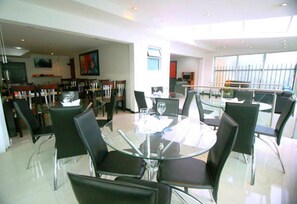 Free daily full breakfast - Hotel Expo Inn Embajada (Bogotá)