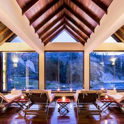 Sauna, hot tub, hot springs/mineral springs, body treatments