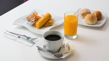 Free daily buffet breakfast