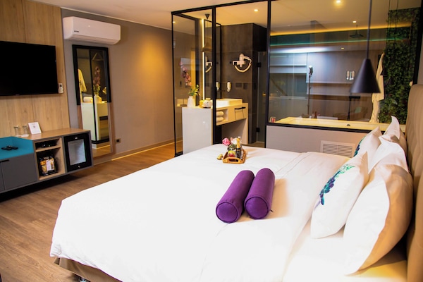 Ropa de cama de alta calidad y minibar